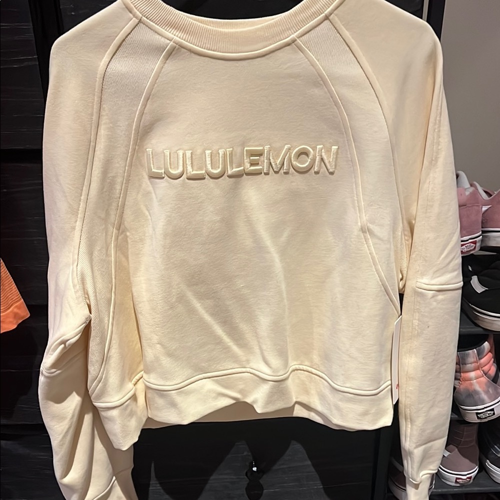 Lululemon Cropped Scuba Buttercream